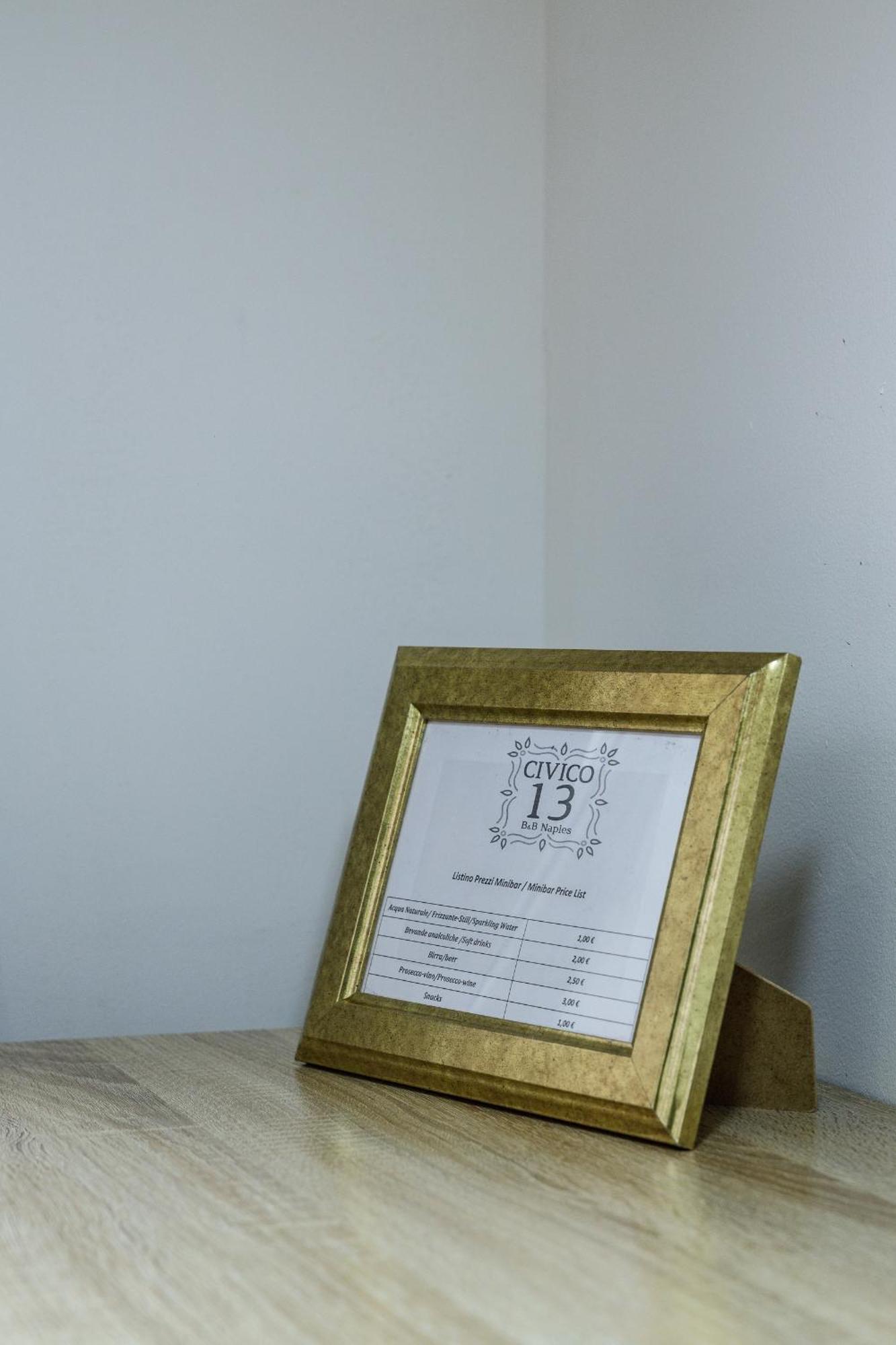 Civico13 Bed & Breakfast Napoli Bagian luar foto