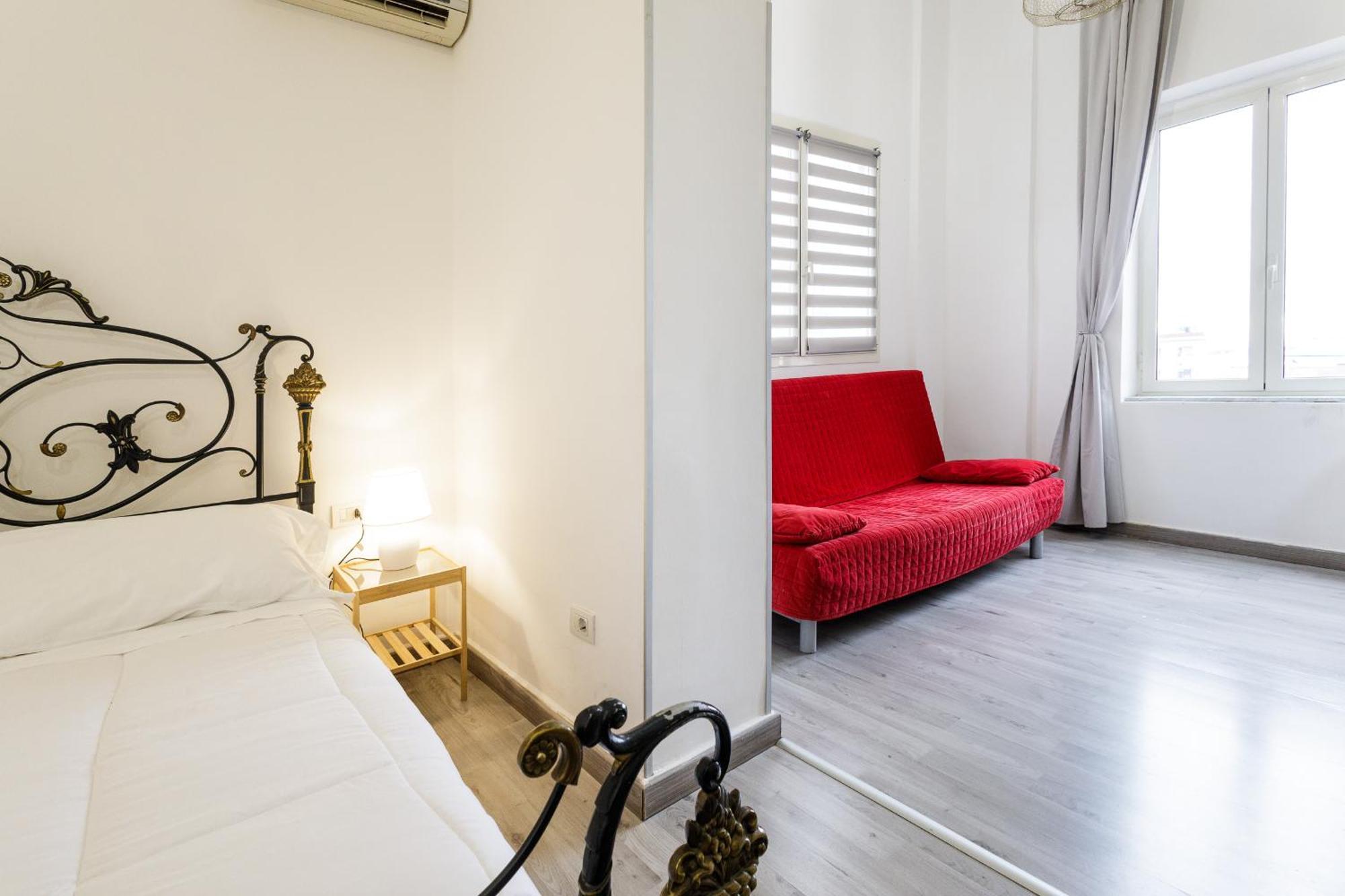 Civico13 Bed & Breakfast Napoli Bagian luar foto