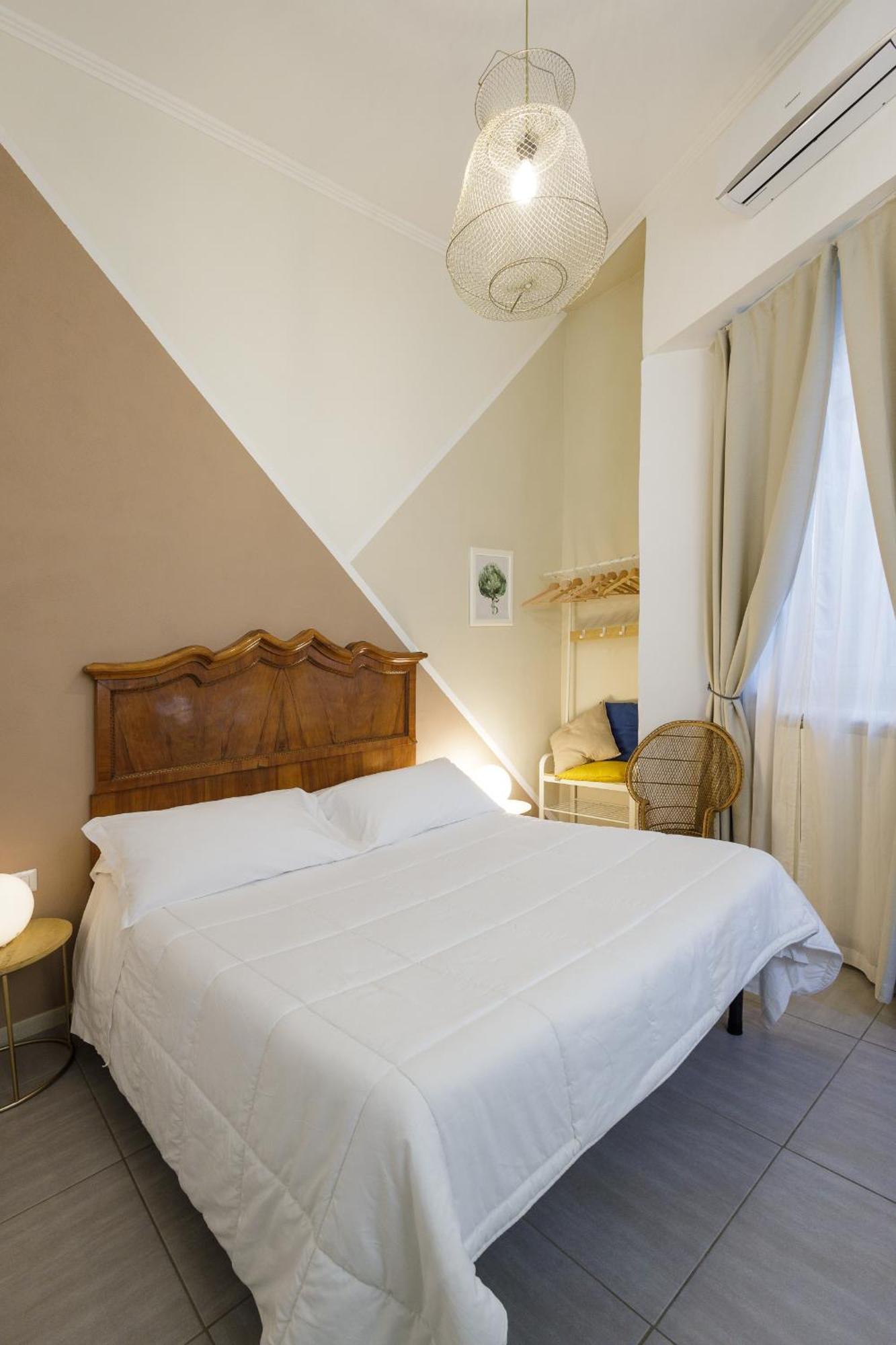 Civico13 Bed & Breakfast Napoli Bagian luar foto
