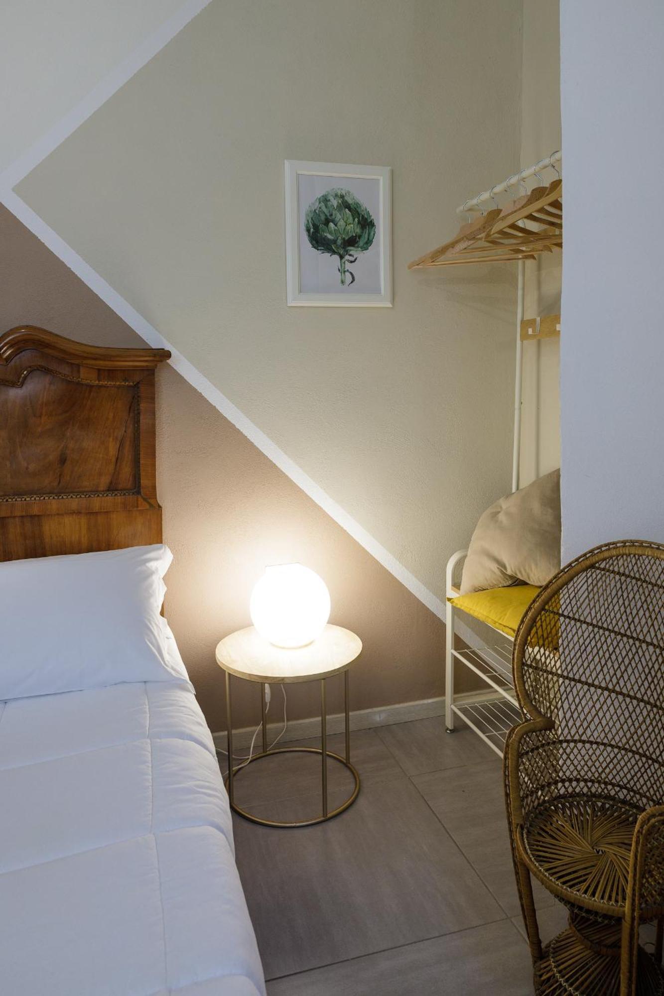 Civico13 Bed & Breakfast Napoli Bagian luar foto