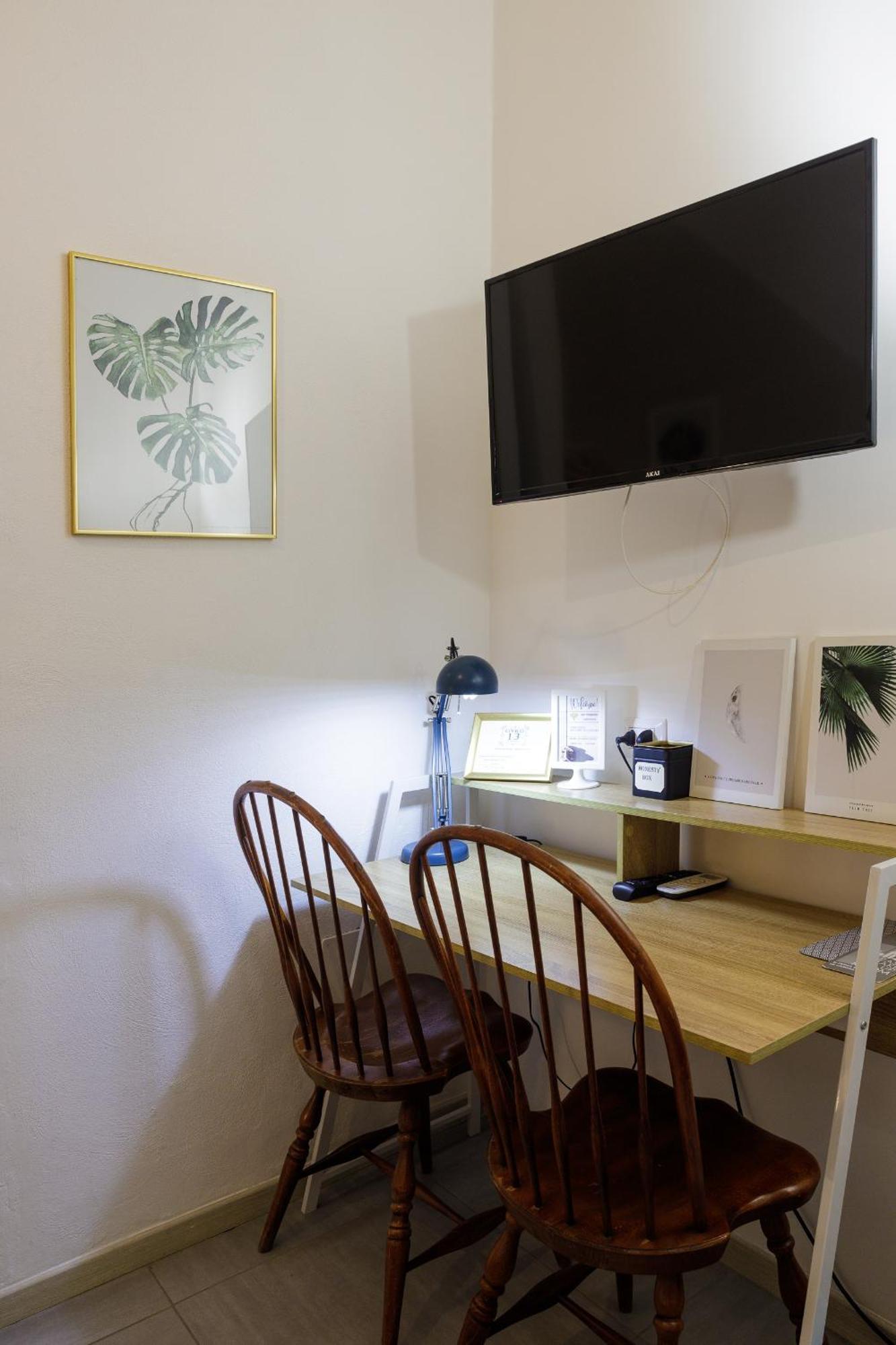 Civico13 Bed & Breakfast Napoli Bagian luar foto