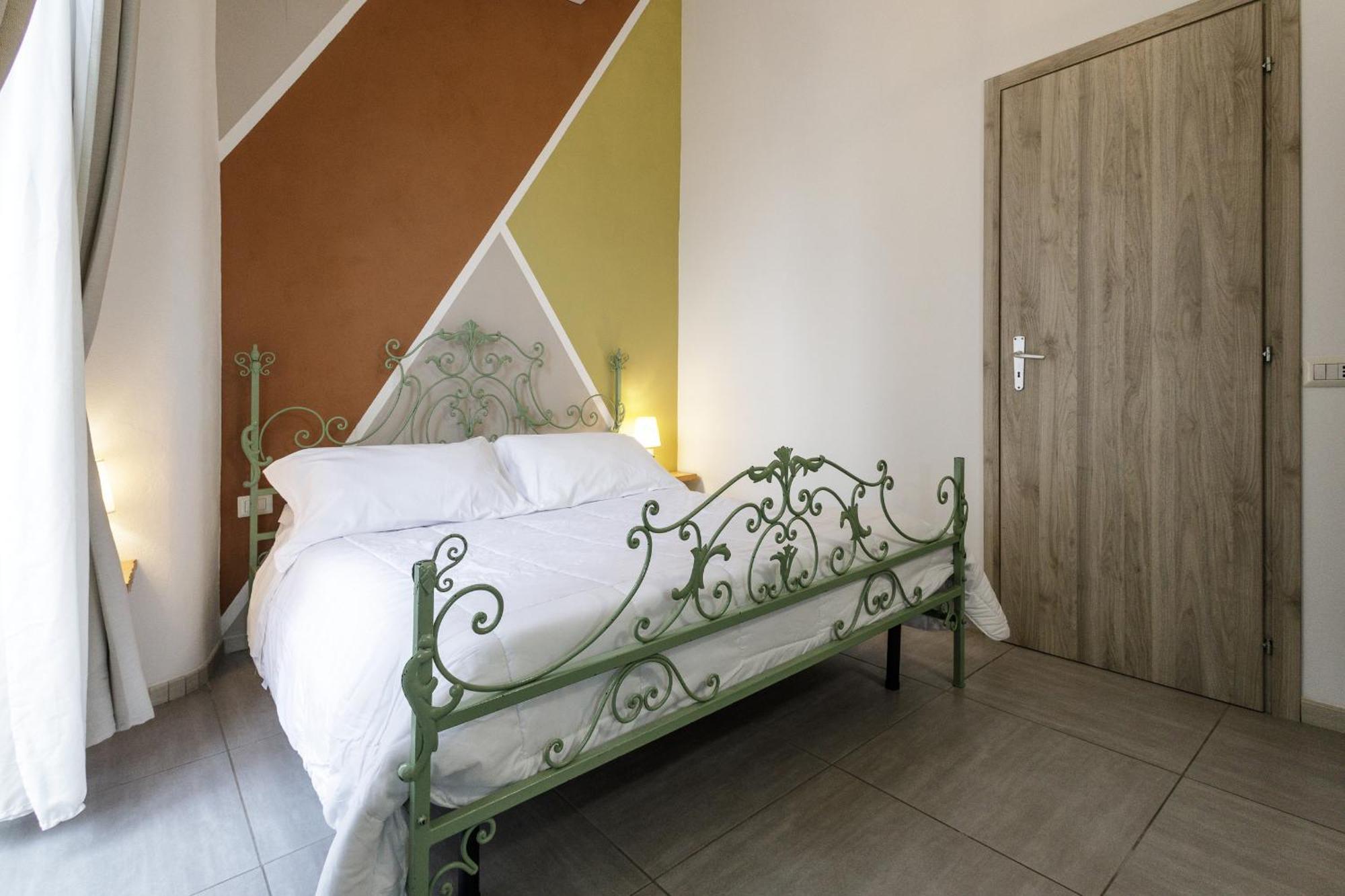 Civico13 Bed & Breakfast Napoli Bagian luar foto