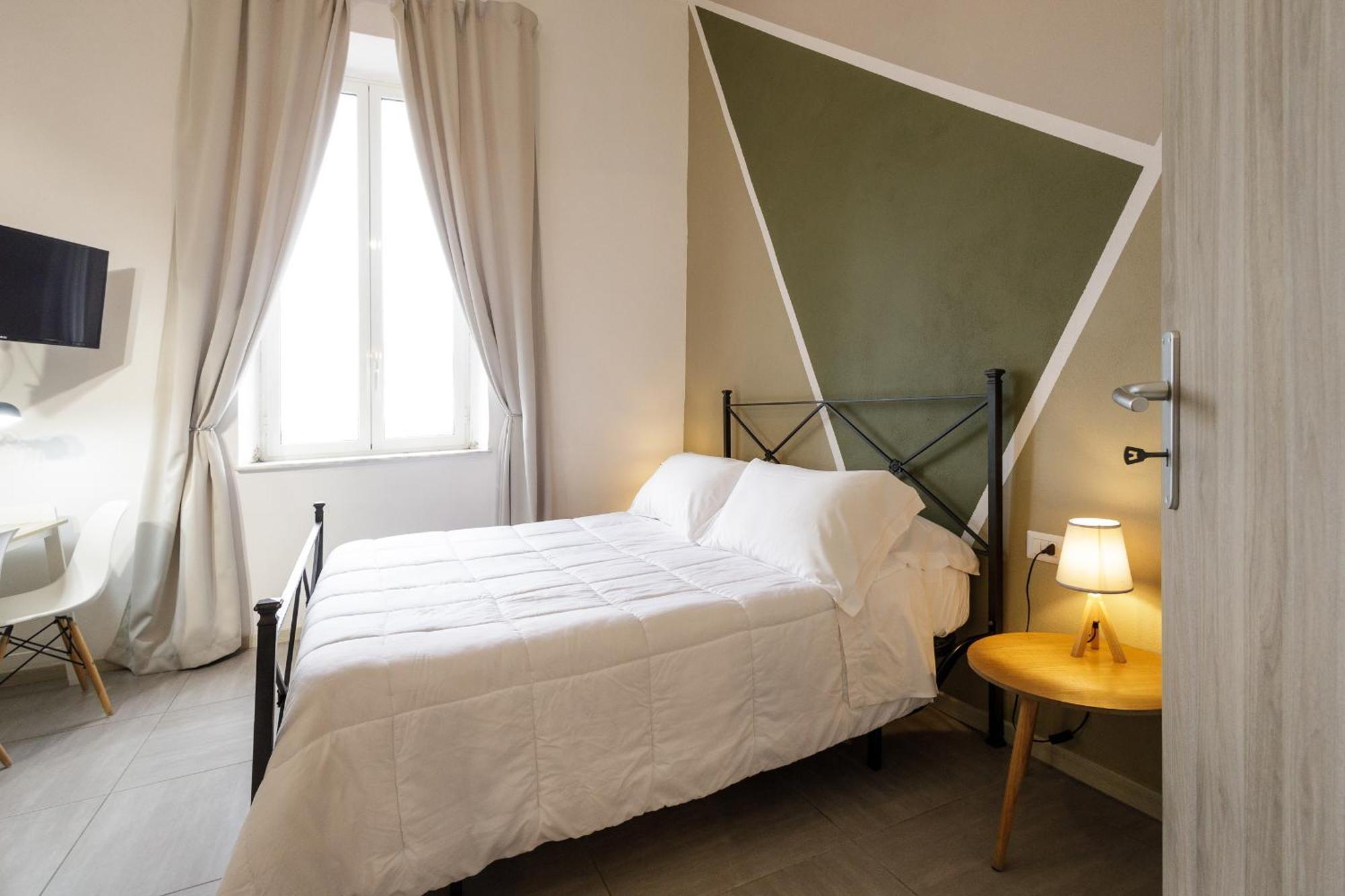 Civico13 Bed & Breakfast Napoli Bagian luar foto