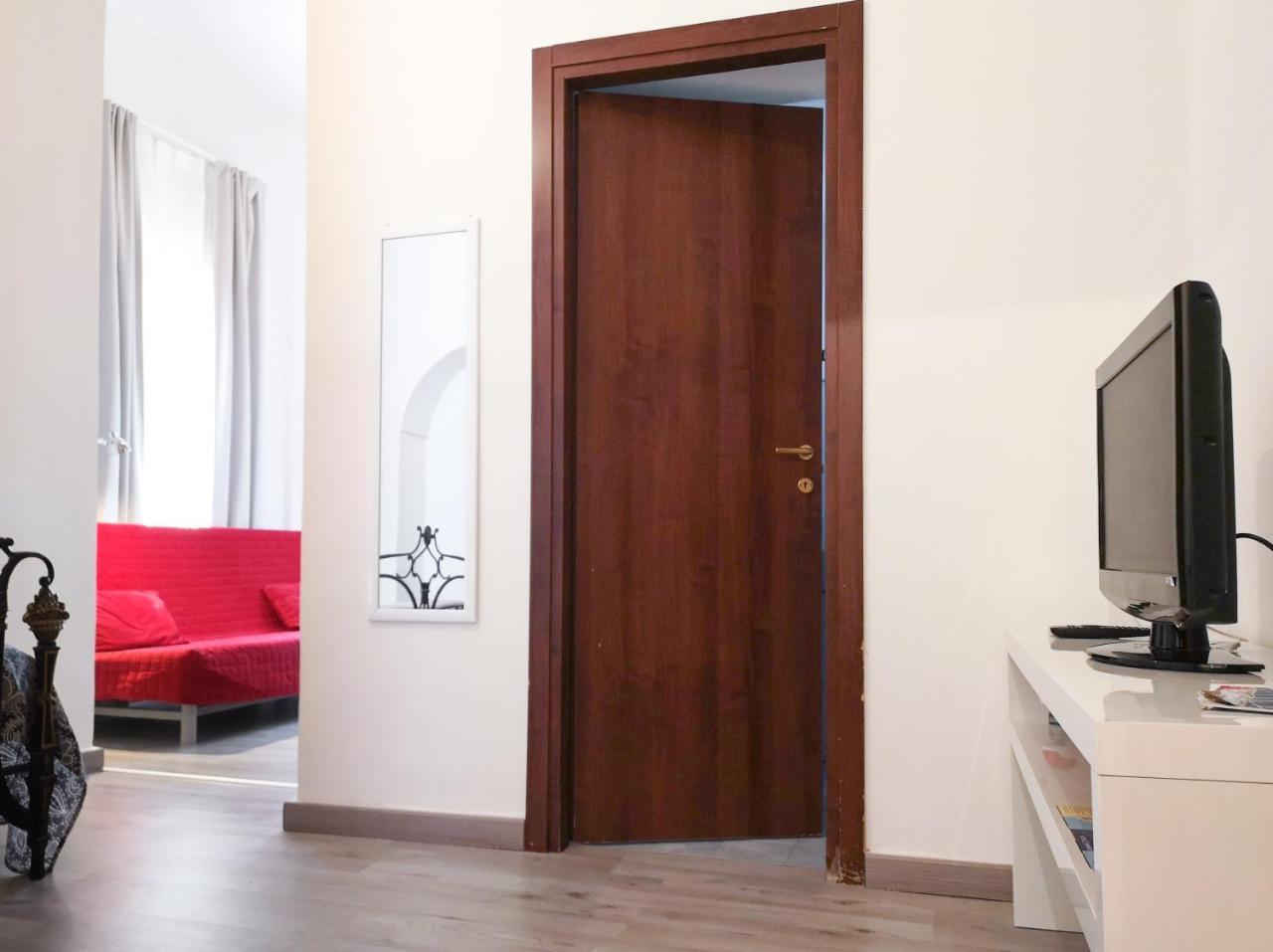 Civico13 Bed & Breakfast Napoli Bagian luar foto